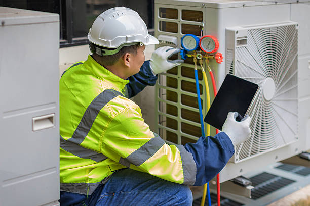 Professional Hvac technician working in Weimar, TX